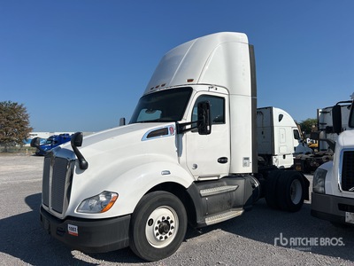 2016 Kenworth T680 4x2 Ciągnik siodłowy z kabiną dzienną S/A
