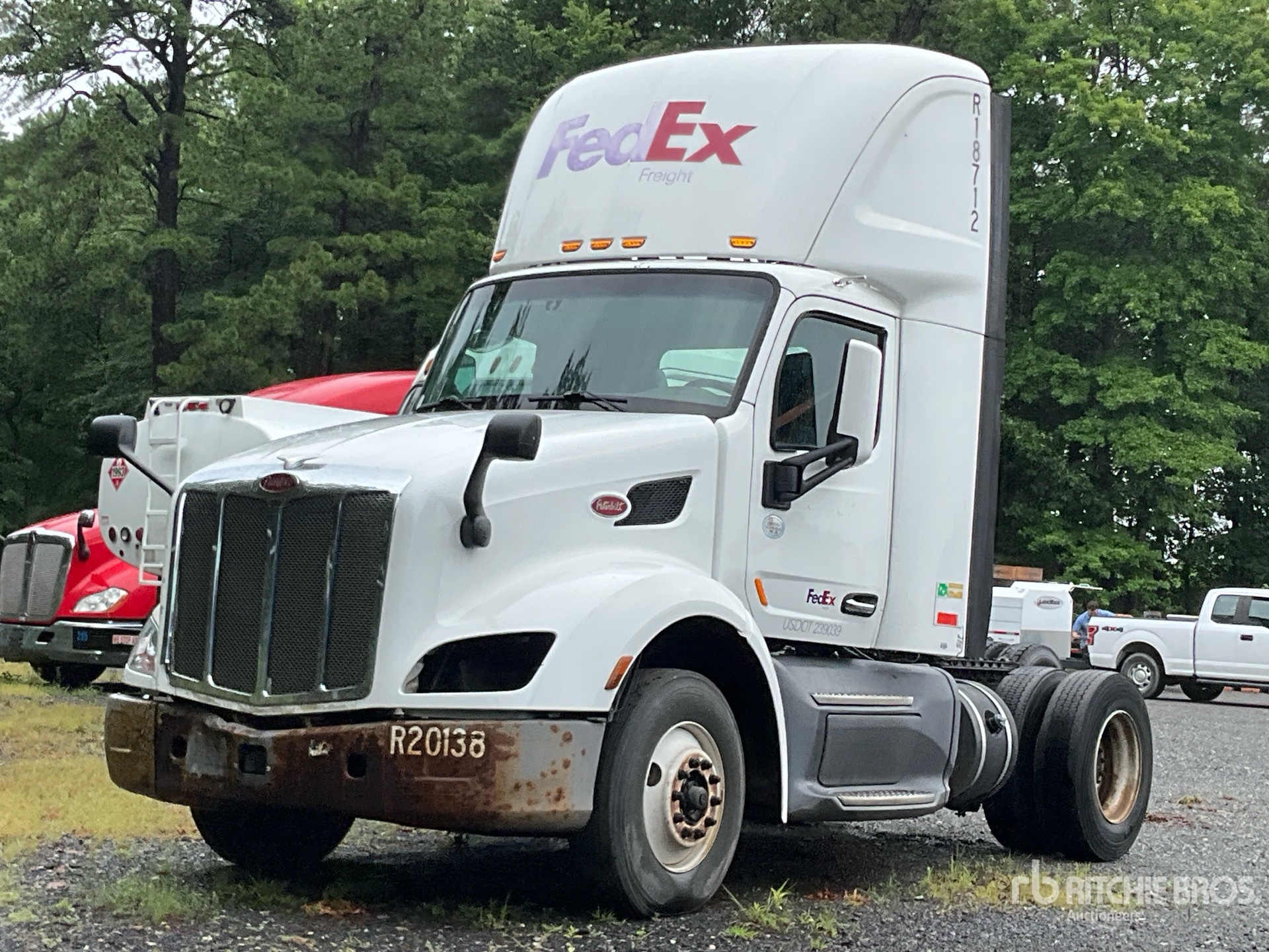2016 Peterbilt 579 S/A Day Cab Truck Tractor