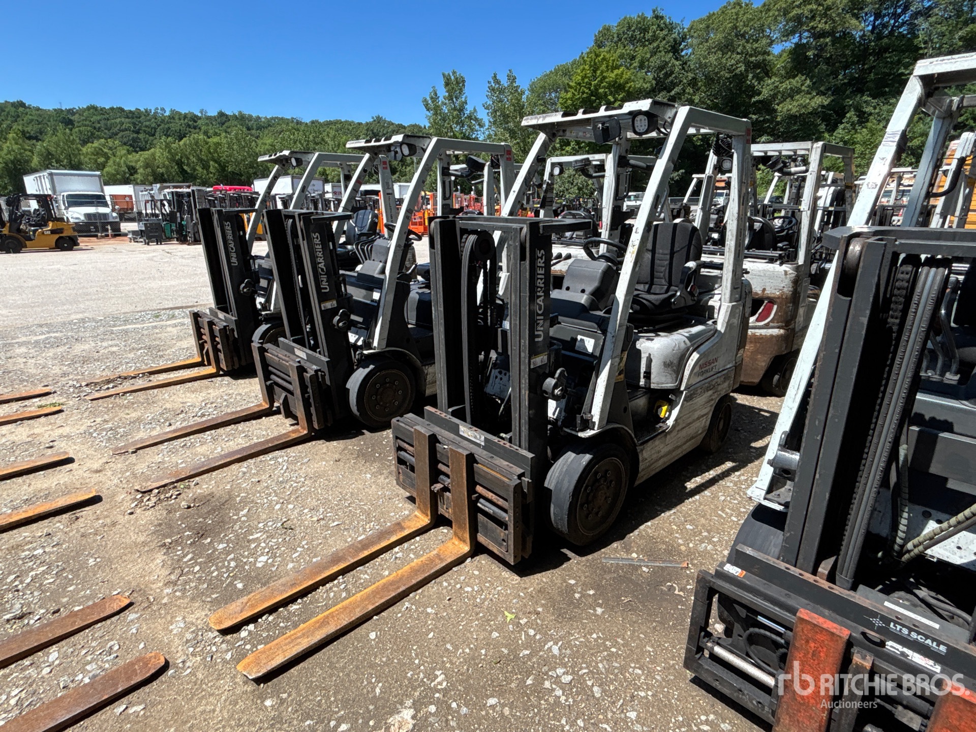 2013 Nissan MCP1F2A20LV 4000 lb Cushion Tire Forklift