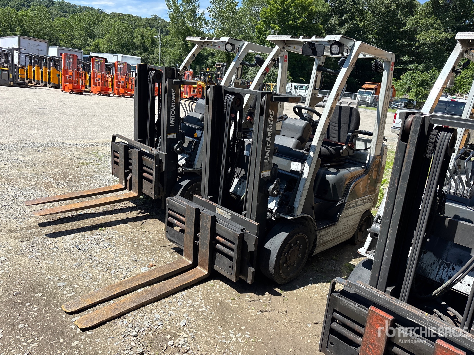 2013 Nissan MCP1F2A20LV 4000 lb Cushion Tire Forklift