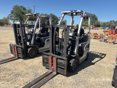2015 Nissan CF40LP 4000 lb Cushion Tire Chariot Élévateur