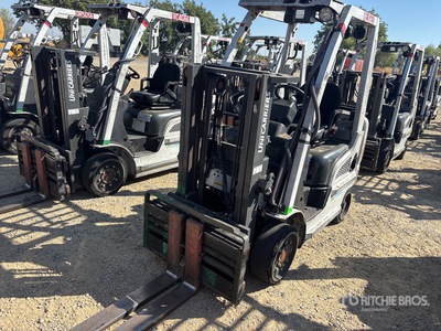 2015 Nissan CF40LP 4000 lb Cushion Tire Wózek widłowy
