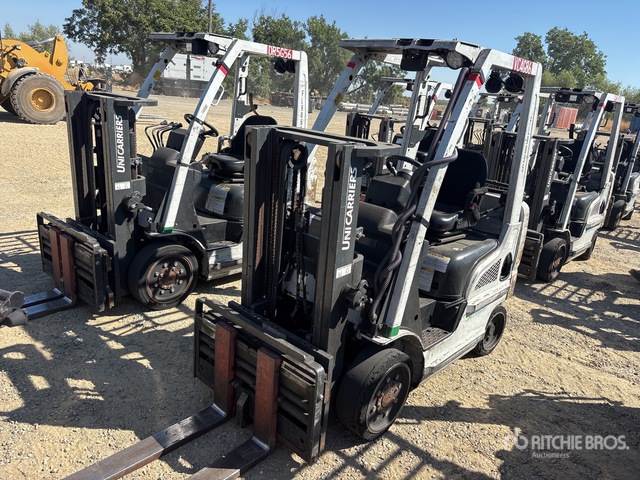 2015 Nissan CF40LP 4000 lb Cushion Tire Forklift