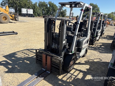 2015 Nissan CF40LP 4000 lb Cushion Tire Wózek widłowy