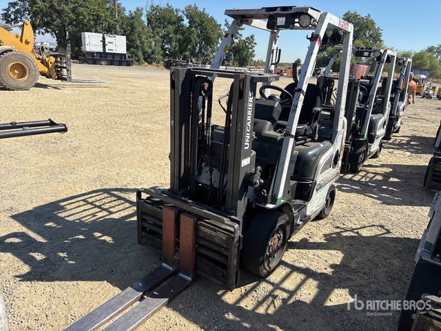 2015 Nissan CF40LP 4000 lb Cushion Tire Forklift