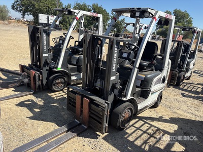 2015 Nissan CF40LP 4000 lb Cushion Tire Wózek widłowy