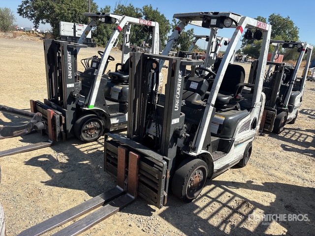 2015 Nissan CF40LP 4000 lb Cushion Tire Forklift