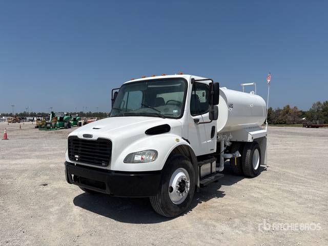 2007 Freightliner M2 106 4x2 Water Truck