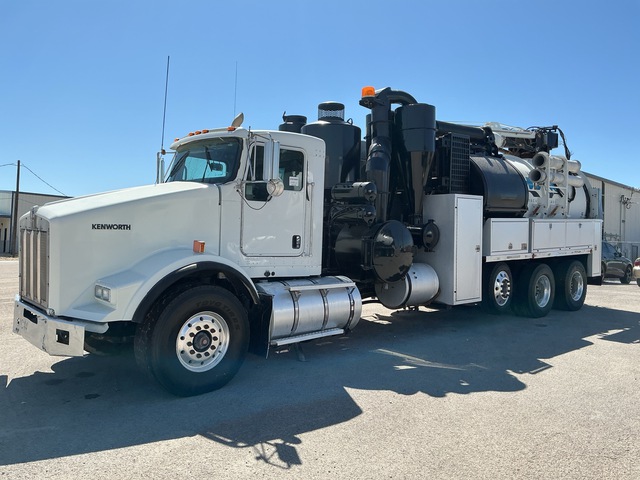 Vactor HXX on 2015 Kenworth T800 8x4 Vacuum Excavator Truck