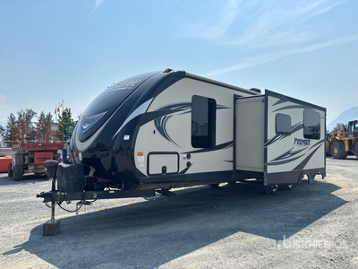 2015 Keystone Premier 34 ft T/A Travel Trailer