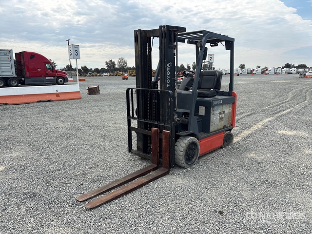 2015 Toyota 8FBCU32 6300 lb Electric Forklift