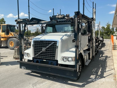 2015 Volvo VAH Car Carrier Truck