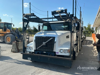 2016 Volvo VAH 6x4 Camión portavehiculos