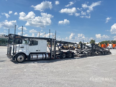 2016 Volvo VAH 6x4 Sleeper Car Carrier Truck