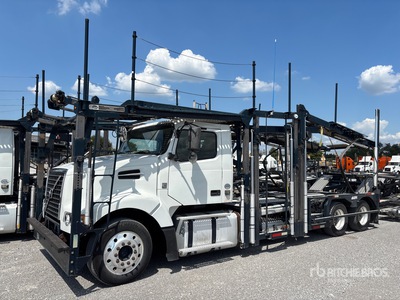 2015 Volvo VAH 6x4 Camión portavehiculos