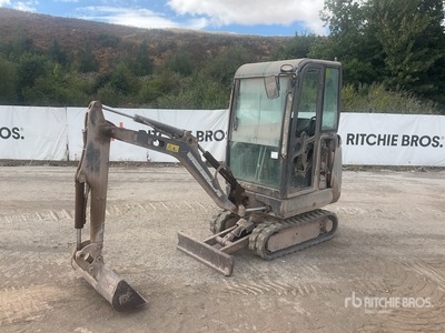 2013 Volvo EC17C حفارة صغيرة