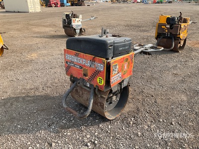 Mecalac MBR71 Compactador de lanza