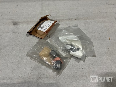 (9) Eaton-Aeroquip F6634-10 Tube to Hose Elbows