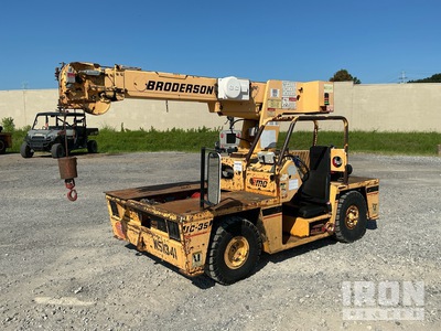 2007 (unverified) Broderson IC-35-2D 8000 lb 4x2 Grúa de plataforma