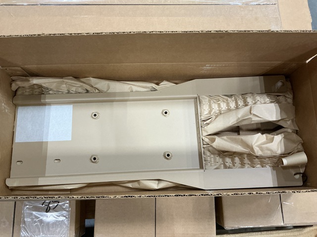 (5) Oshkosh Defense 4019258 Vehicular Components Brackets