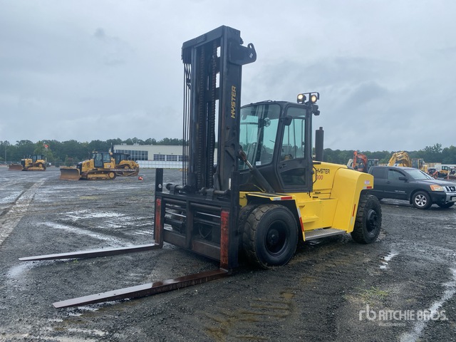 Hyster H300HD2 28100 lb Pneumatic Tire Forklift