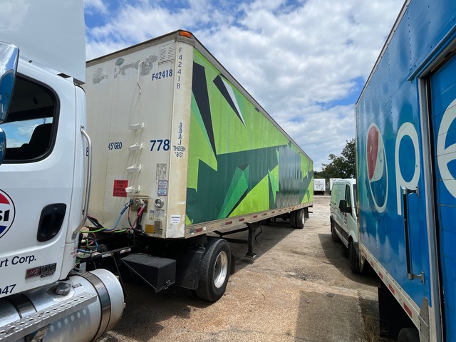1996 Utility VS2D 45 ft Sliding T/A Van Trailer