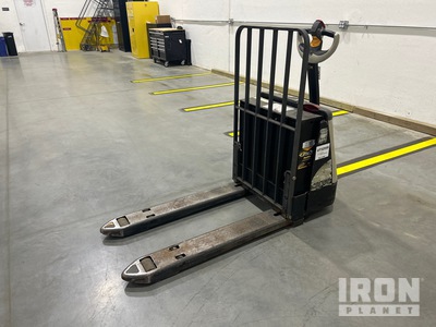 2017 Crown WP3035-45 4500 lb Transpalette