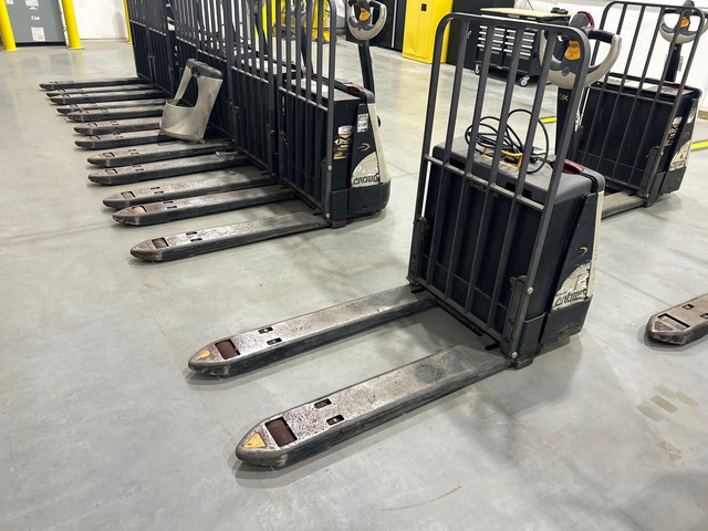 2017 Crown WP3035-45 4500 lb Electric Pallet Jack