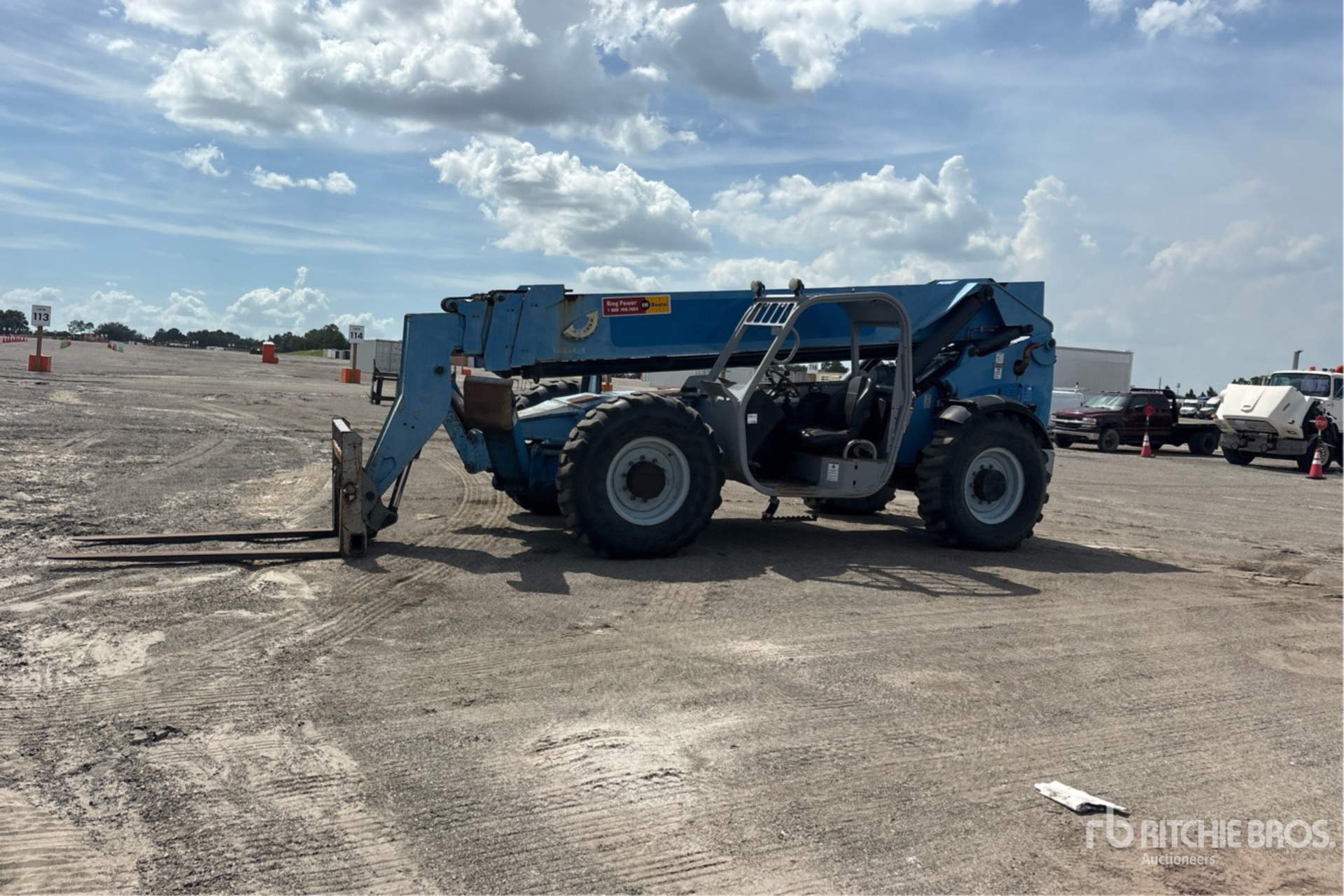 2013 Genie GTH-1056 Telehandler