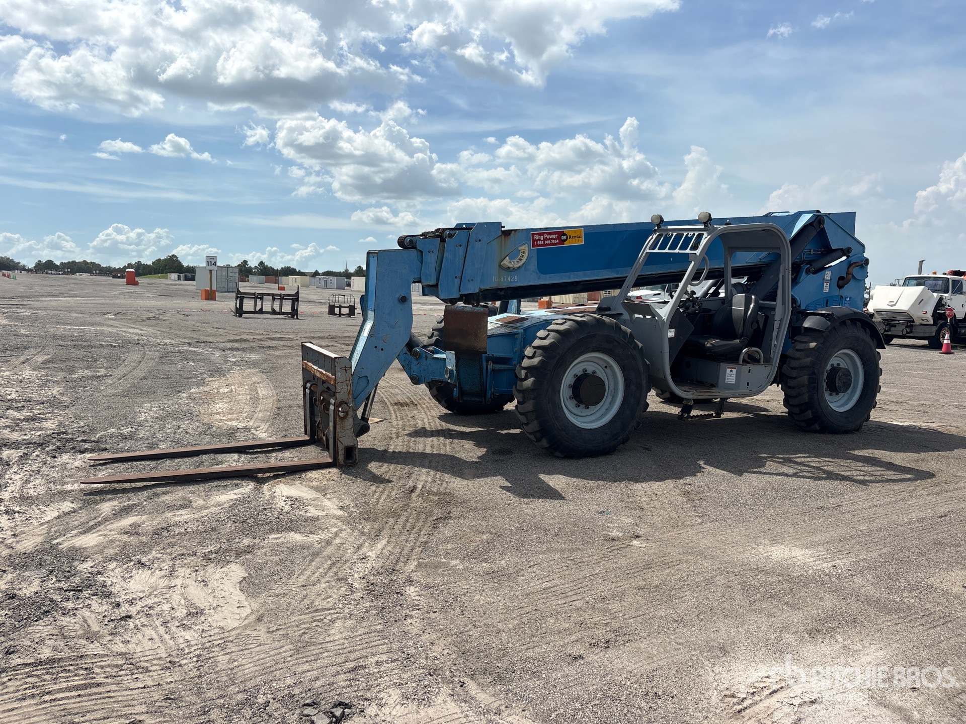 2013 Genie GTH-1056 Telehandler