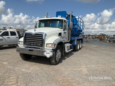 2012 Gallant LP Dot407ms on 2013 Mack 6x4 Saugbagger-Lkw