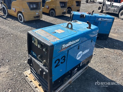 2016 Miller Trailblazer 325 EFI 325 A Skid-Mounted Multi-Process Soudeuse à moteur
