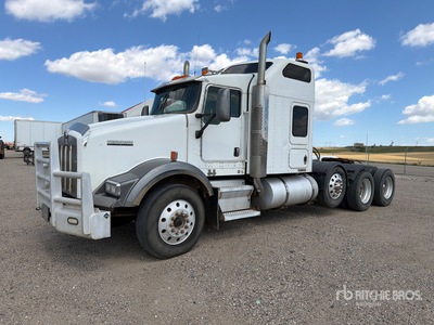 2006 Kenworth T800B 8x4 Tri/A Sleeper Truck Tractor