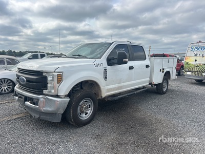 2019 Ford F-250 XL 4x4 Crew Cab Utility Truck