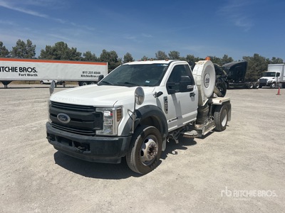 2019 Tymco 210 on 2019 Ford F-450 XL Camion balai