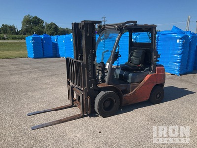 Toyota 8FGU25 4500 lb Pneumatic Tire Forklift