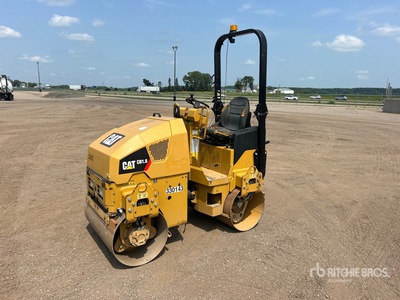 2019 Cat CB1.8 Compacteur  double bille