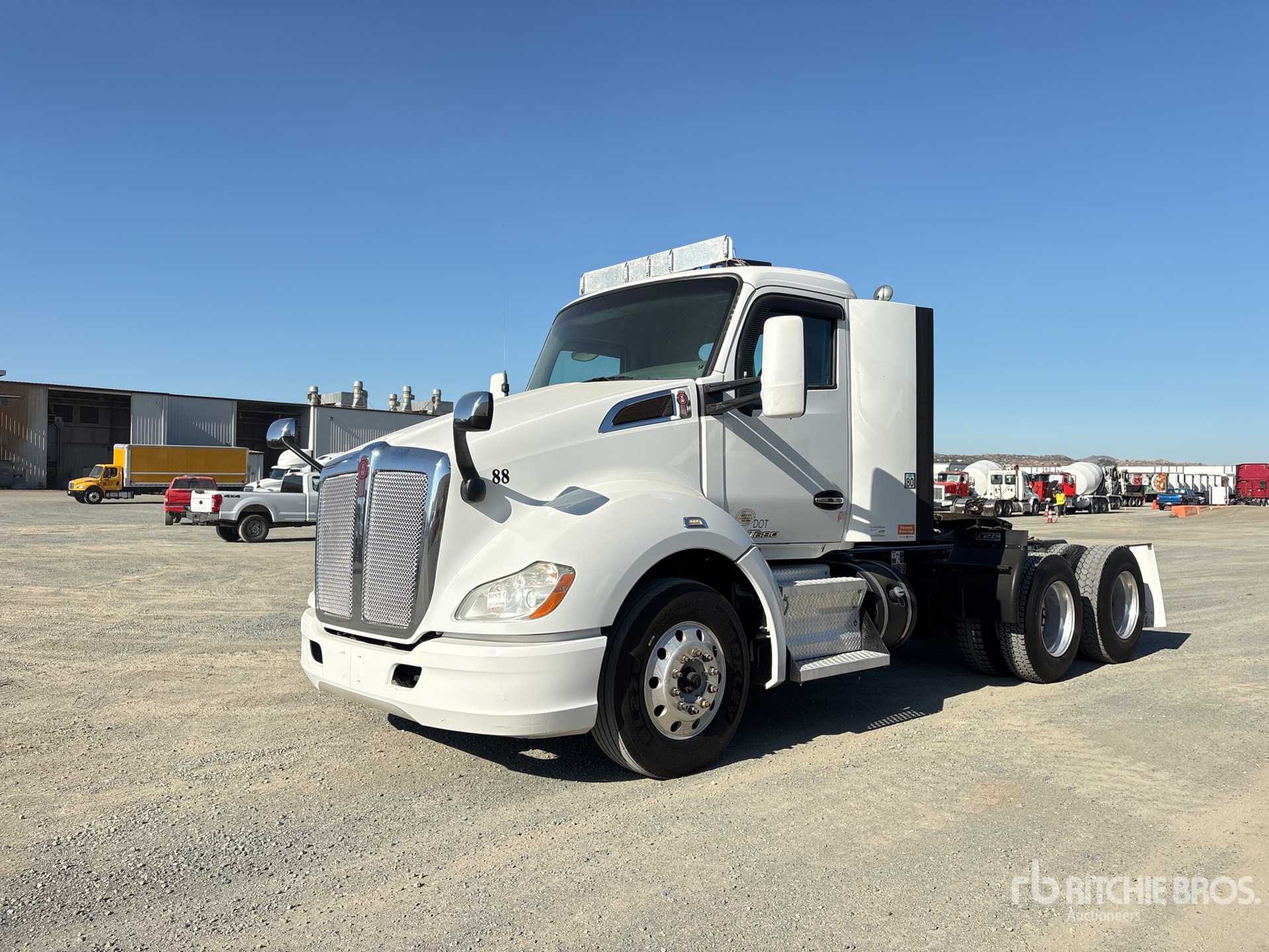 2019 Kenworth T680 6x4 T/A Day Cab Truck Tractor