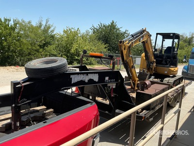 2011 Texas Bragg 25 ft T/A Gooseneck Flatbed Trailer