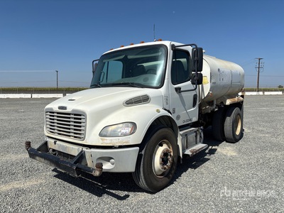 2018 Freightliner M2 106 2000 gal 4x2 Ciężarówka na wodę