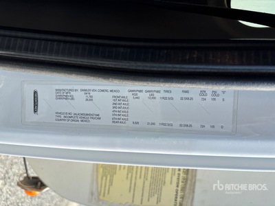 2017 Freightliner M2 106 2000 gal 4x2 Camion à eau
