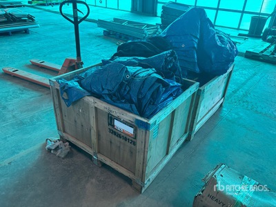 Quantity of Miscellaneous Tarps Divers - Industriel