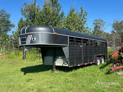 1990 Argo King 26 ft T/A Livestock Trailer