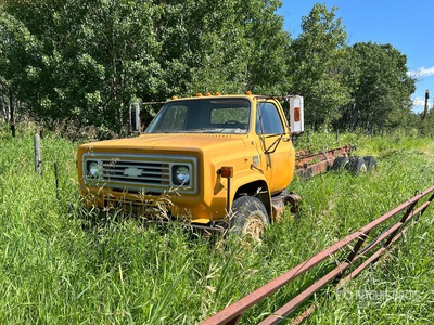 Chevrolet C6500 6x4 Cab and Chassis (Inoperable)