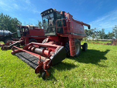 Case IH 1680 Combine Harvester