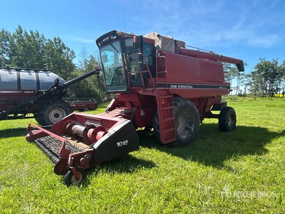Case IH 1688 Combine Harvester