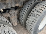 Sous-caisse with Pneus de traction avant droite
