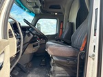 Cab with Seats/armrests