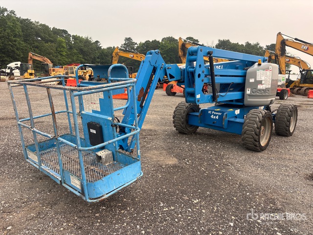 2012 Genie Z4525J 4WD Dual Fuel Articulating Boom Lift