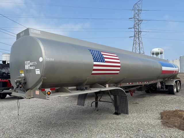 2013 Polar ATB6 9300 gal T/A Tanker Trailer